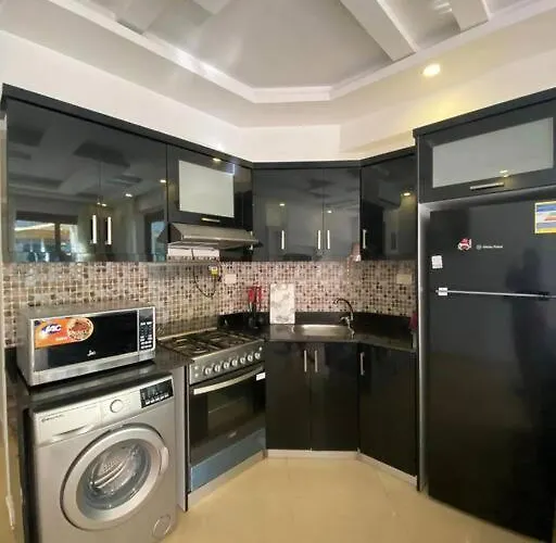 Hills 3-bedroom With Pool View And Access