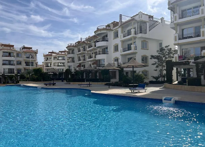 Hills 3-bedroom With Pool View And Access Appartamento