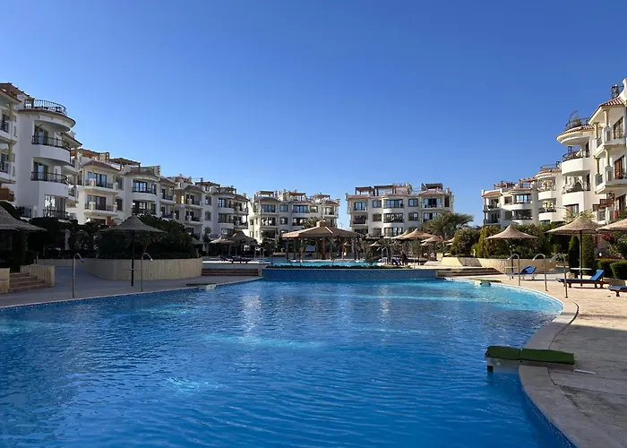 Hills 3-bedroom With Pool View And Access Appartamento