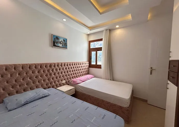 Hills 3-bedroom With Pool View And Access *