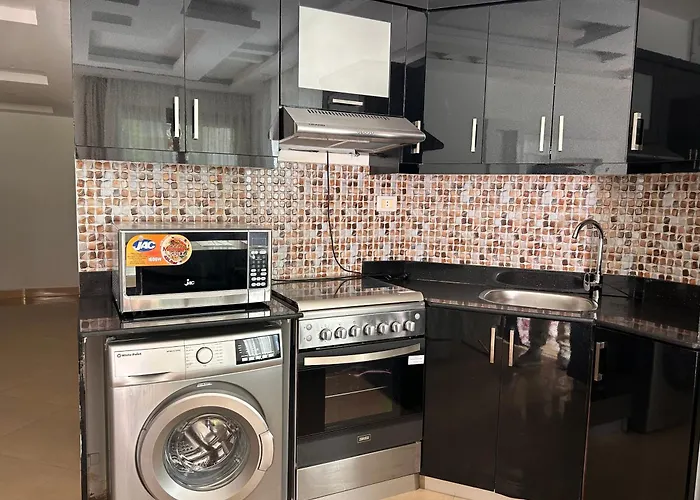 Hills 3-bedroom With Pool View And Access *